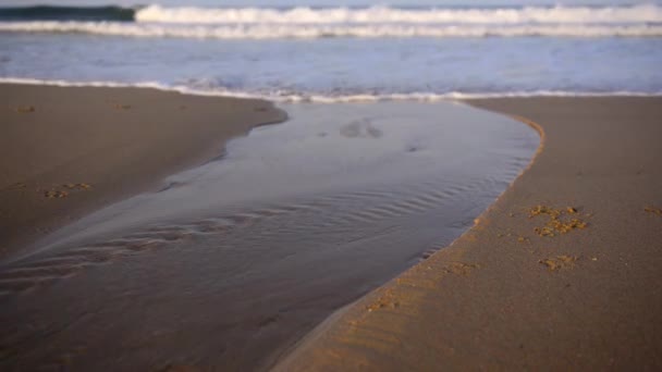 沙浪和海浪 — 图库视频影像