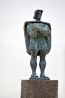 Hırvatistan 'ın Zadar kenti - 7 Ekim 2015 Zadar' ın tarihi merkezinde yer alan tanınmış Hırvat Rönesans yazarı Petar Zorani 'nin heykelinin editoryal görüntüsü.