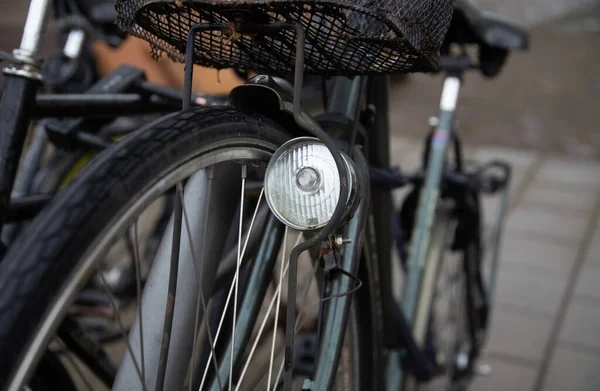 Zárja Részleteket Egy Nedves Kerékpár Eső Után Esőcsepp Esztétika Amszterdam — Stock Fotó
