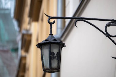 Eski Krakow Kasabası 'nda eski bir sokak lambası