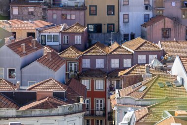 Portekiz 'in kuzeyindeki inanılmaz Porto şehrinin tarihi mimarisi.