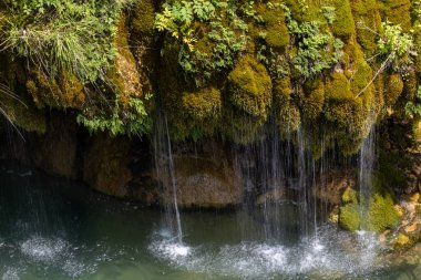 Fransa 'da Courmes ve Gourdon yakınlarındaki Şelale 