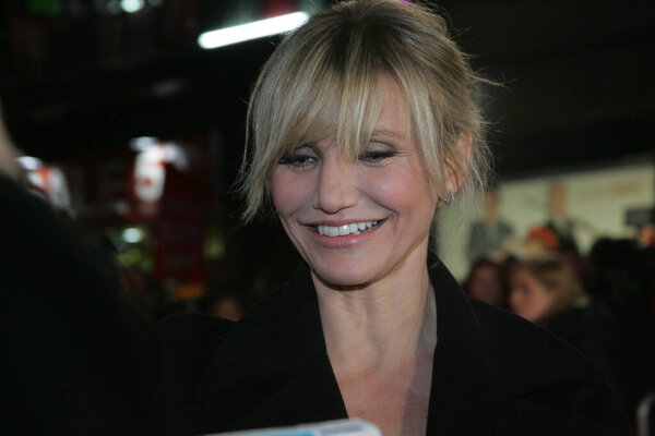 Мировая премьера Гамбита в Лондоне с Кэмерон Диас 11 июля 2012 года