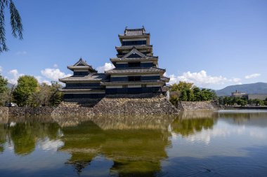 Matsumoto, Japonya - Nagano bölgesinde Chubu kasabası. Matsumoto Jo Şatosu, Japonya 'nın Ulusal Hazinesi olarak belirlenmiş 10: 12 2023