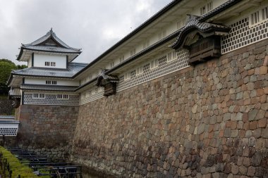 Kanazawa, Japonya 'daki Kanazawa şato parkının manzarası.
