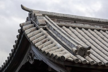 Kanazawa, Japonya 'daki Kanazawa şato parkının manzarası.