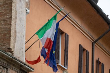 İtalya Cumhuriyeti bayrağı rüzgârda, ulusal sembol, İtalya