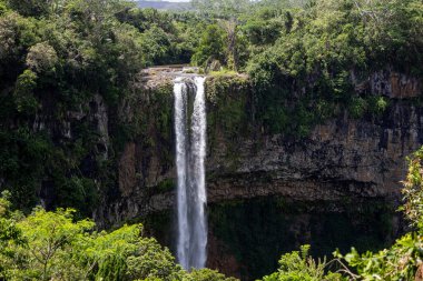 mauritius Adası'chamarel düşer