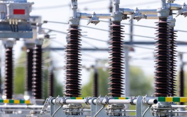 Yüksek Voltaj Aktarım Alt İstasyonu Bileşenleri: Verimli Güç Dağıtımı İçin İzolatörler ve Elektrik Ekipmanları