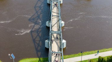 Kedainiai, Litvanya 'daki Nevezis Nehri üzerindeki yaya köprüsü.