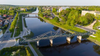 Kedainiai, Litvanya 'daki Nevezis Nehri üzerindeki yaya köprüsü.