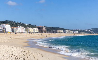 Nazare kasabasının panoramik manzarası yukarıdan, Portekiz 06: 13 2024