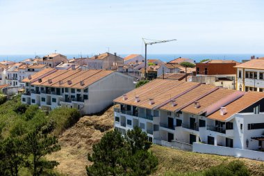 Nazare kasabasının panoramik manzarası yukarıdan, Portekiz 06: 13 2024