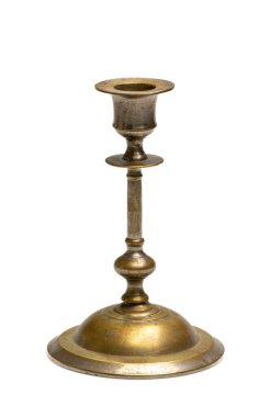 Beyaz Arkaplanda Eski Pirinç Mum Tutucu