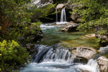 Fransa 'da Courmes ve Gourdon yakınlarındaki Şelale 