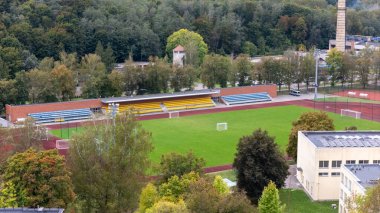Birstonas, Litvanya 'da bir tatil köyünde kuş bakışı gözlerle görülüyor. Turist Birtonas: su ve el değmemiş doğa vahası. Panorama