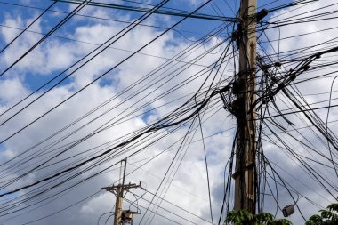 Kablolar Karmaşık Elektrik Ağı, Kamboçya, Siem Reap