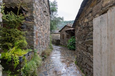 Talasnal: Antik Mimari, Taş Evler ve Dar Sokak 19 Haziran 2024 Portekiz 'de Bir Turist Mucizesi