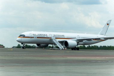 Alman Devlet Hava Yolları A350 Konrad Adenauer, Şansölyeler Toplantısı sırasında Vilnius Havaalanı 'nda 