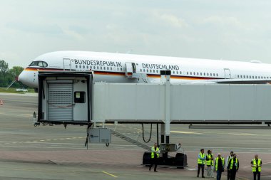 Alman Devlet Hava Yolları A350 Konrad Adenauer, Şansölyeler Toplantısı sırasında Vilnius Havaalanı 'nda 