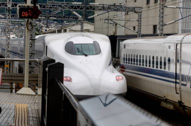 Shinkansen: Japon Yüksek Hız treninin Mühendislik Mükemmelliği Kyoto İstasyonuna Daha Yakından Bakınız 