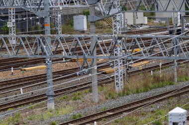 Japon Demiryolu Altyapısı: Hassasiyet, İşaretler ve Hızın Labirenti