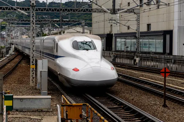 Shinkansen: Japon Yüksek Hız treninin Mühendislik Mükemmelliği Kyoto İstasyonuna Daha Yakından Bakınız 