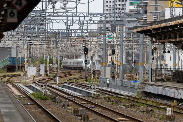 Japon Demiryolu Altyapısı: Hassasiyet, İşaretler ve Hızın Labirenti