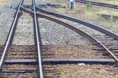 Japon Demiryolu Altyapısı: Hassasiyet, İşaretler ve Hızın Labirenti