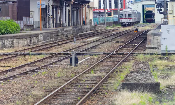 Japon Demiryolu Altyapısı: Hassasiyet, İşaretler ve Hızın Labirenti