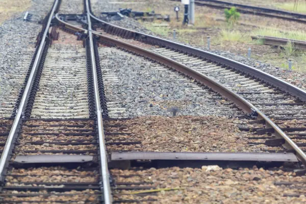 Japon Demiryolu Altyapısı: Hassasiyet, İşaretler ve Hızın Labirenti