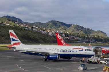 Madeira Havaalanı 'ndaki İngiliz Hava Yolları Uçağı Bir Dağlık Ada Pistine Vardı 
