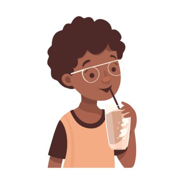 Gülümseyen çocuk gazoz tutuyor, yaz eğlencesinin tadını çıkarıyor.