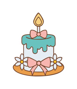 Çiçek ve mum süslemeli düğün pastası.