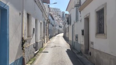 Beyaz şehirde dolaş. Portekiz. Yüksek kalite 4k görüntü