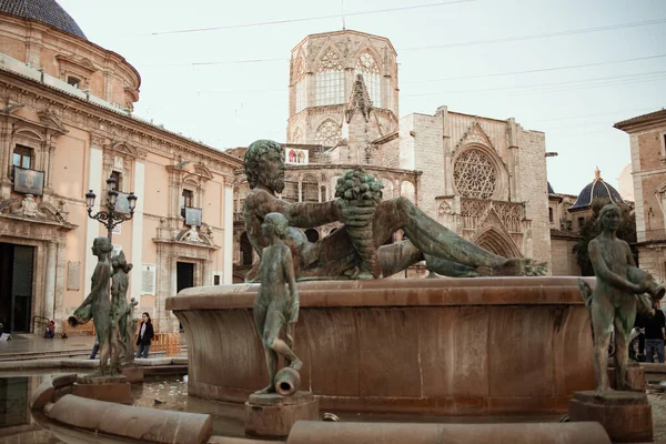バレンシア スペイン 2022年10月16日 聖母マリア広場の噴水リオ トゥリア バレンシア大聖堂 聖母大聖堂無力 — ストック写真