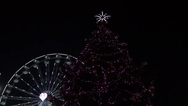 Grande Roue Guirlandes Festives Arbre Noël Décoré Avec Lumières Boules — Video