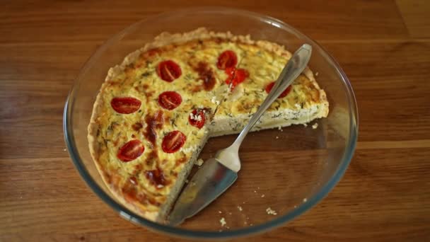 Chicken Quiche Lorraine Mushrooms Tomatoes Cheese High Quality Fullhd Footage — Stockvideo