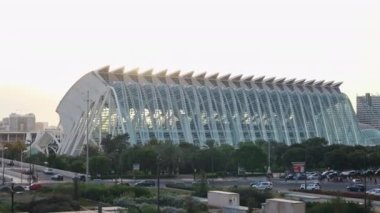 VALENCIA, İspanya - 15 Ekim 2022 Valencia, İspanya 'da gün batımında Sanat ve Bilim Şehri. Sanat ve Bilim Şehri beş binadan oluşan bir mimari komplekstir.