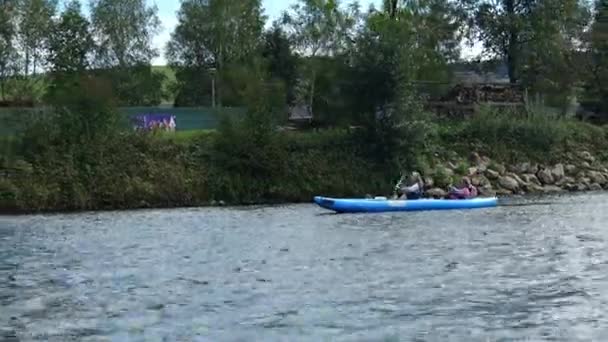 Aerial View Tourists Canoe Kayak Dunajec River Poland Holiday Travel — Stockvideo
