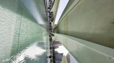 VALENCIA, İspanya - 15 Ekim 2022 Valencia, İspanya 'da gün batımında Sanat ve Bilim Şehri. Sanat ve Bilim Şehri beş binadan oluşan bir mimari komplekstir.