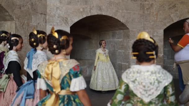 Valencia Spain October 2022 Young Girls Women Spanish National Costumes — Stockvideo