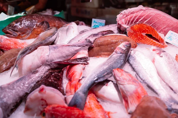 Sklep Rybny Typowo Starym Rynku Hiszpanii Seafood Store — Zdjęcie stockowe