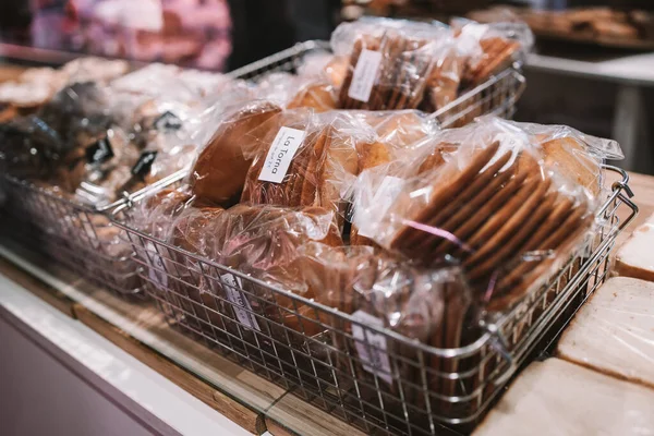 Spanya Fırınında Taze Pişmiş Gurme Ekmekleri Satılıyor Yüksek Kalite Fotoğraf — Stok fotoğraf
