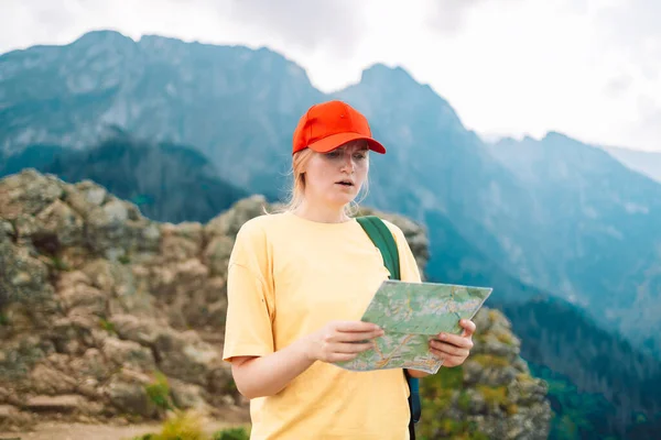 Shot Young Lost Woman Holding Map While Taking View Top — Stock Photo, Image