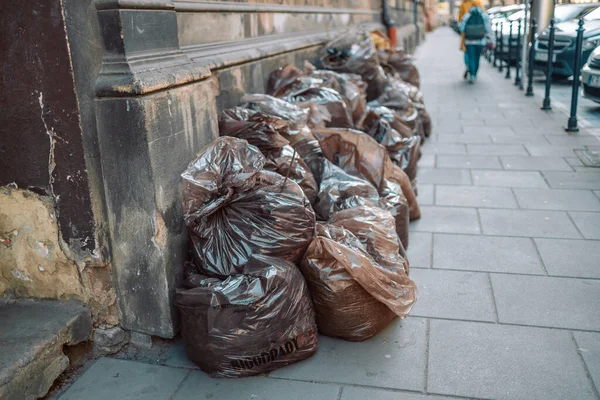 Sacos Lixo Plástico Apartamento Fora Rua Foto Alta Qualidade — Fotografia de Stock