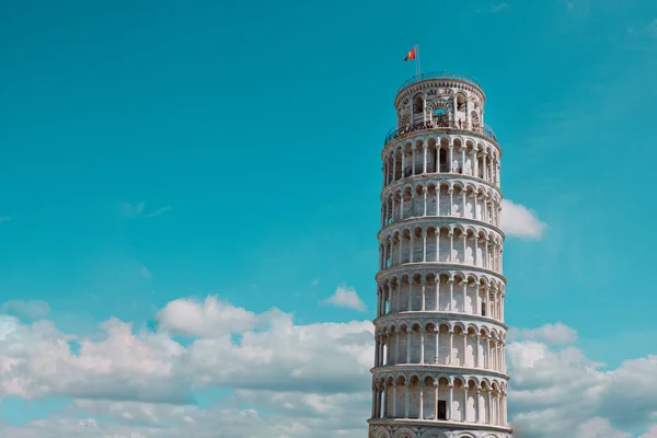 Пиза Италия Марта 2023 Башня Пизы Исторический Ландшафт Города Голубом — стоковое фото
