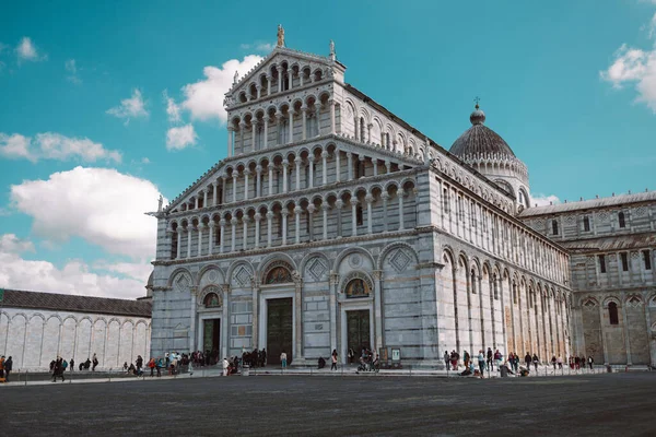 Πίζα Ιταλία Μαρτίου 2023 Βαπτιστήριο Βασιλική Και Κεκλιμένος Πύργος Υψηλής — Φωτογραφία Αρχείου