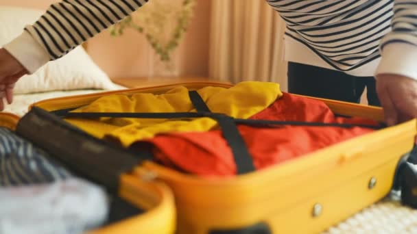 Close Female Hands Packing Locking Bag Holidays Trip Latino Woman — Stock Video