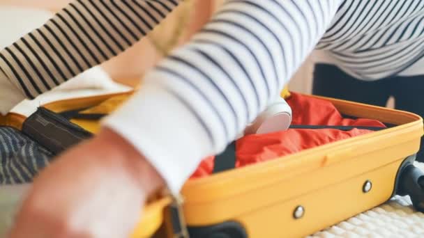 여행을위한 가방의 클로즈업 가방을 고품질 Fullhd — 비디오